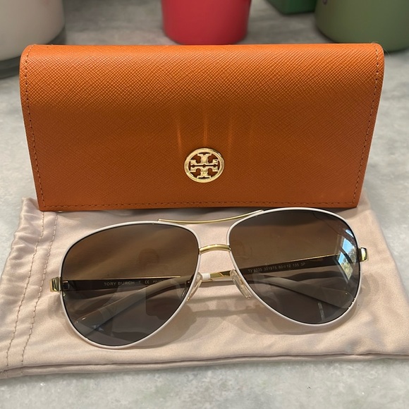 Tory Burch Accessories - tory burch sunglasses
